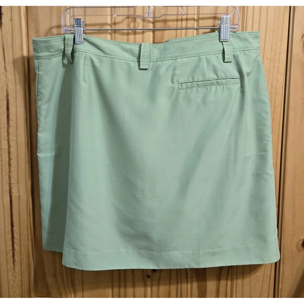Izod Women's‎ Golf Skort Size 14 Green Excellent Condition